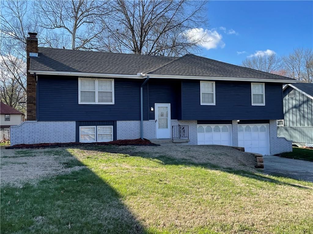 Photo of 12506 Winchester Avenue, Grandview, MO 64030 (MLS # 2607791)