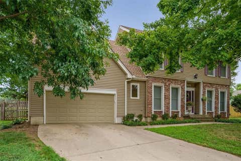 Photo of 13424 W 70th Terrace, Shawnee, KS 66216 (MLS # 2633644)