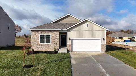 718 Fallen Leaf Drive, Belton, MO 64012 - #: 2602943