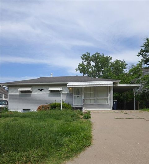 Photo of 4633 Lawn Avenue, Kansas City, MO 64130 (MLS # 2621012)