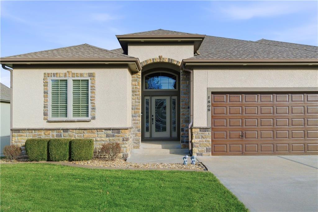 1808 NE Parks Summit Boulevard