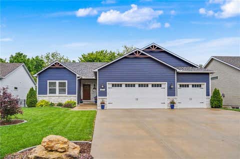 Photo of 113 Hillside Drive, Baldwin City, KS 66006 (MLS # 2637205)