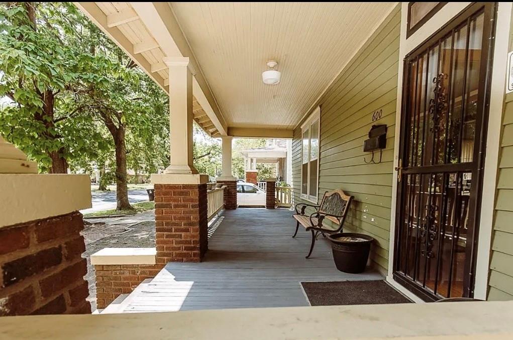 600 W Walnut Street