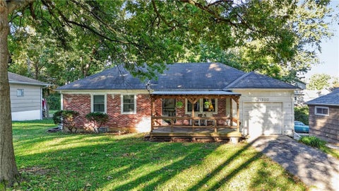 Photo of 11300 Norton Avenue, Kansas City, MO 64137 (MLS # 2647745)