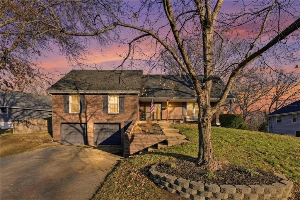 6757 N Garfield Avenue