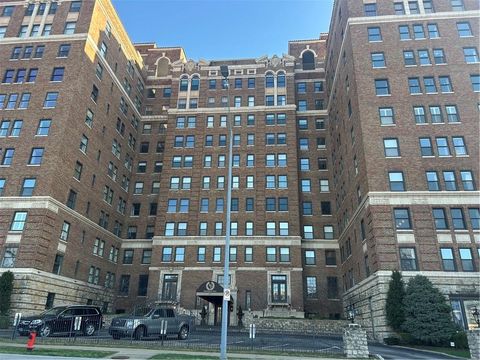 229 Ward Parkway 603B Kansas City MO 64112