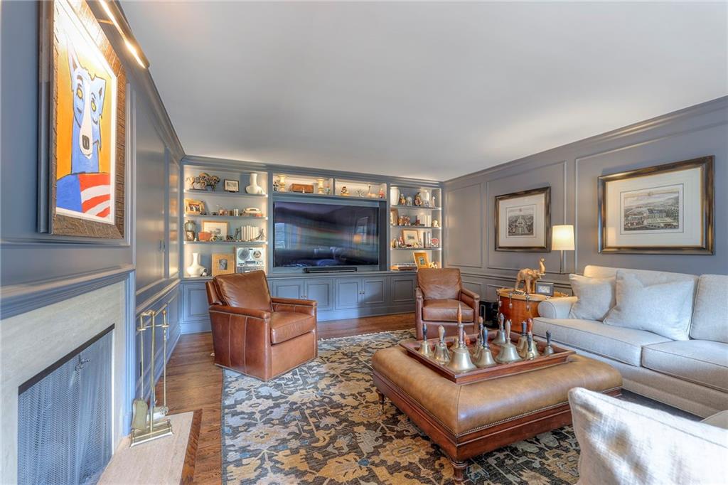 1055 W 54th Street
