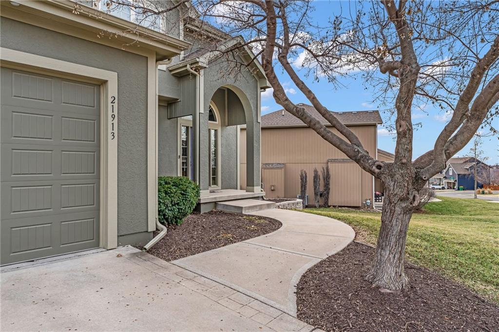 21913 W 95th Terrace