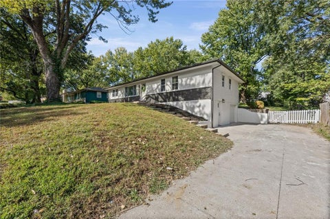 Tiny photo for 806 Howard Lane, Liberty, MO 64068 (MLS # 2648402)