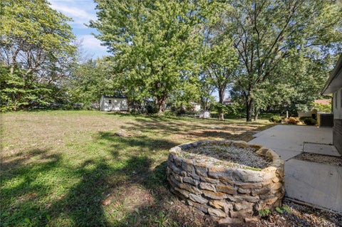 Tiny photo for 806 Howard Lane, Liberty, MO 64068 (MLS # 2648402)