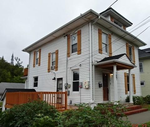 207 East Street Parkville MO 64152