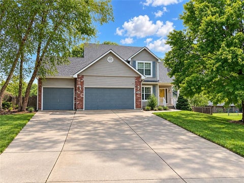 Photo of 3920 SW Brian Lane, Lees Summit, MO 64082 (MLS # 2642343)