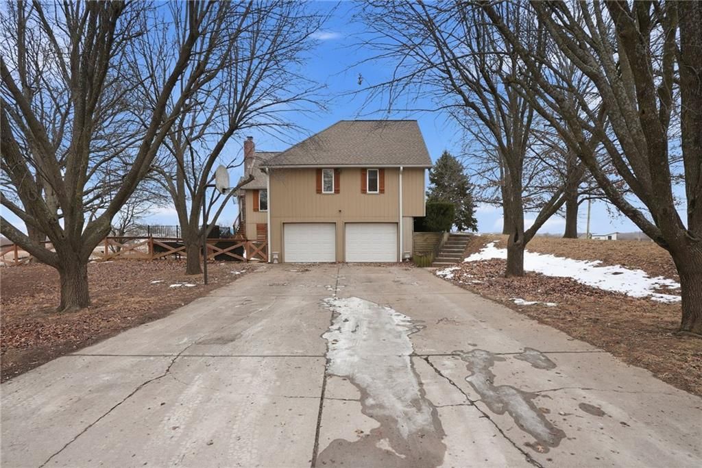 Photo of 3910 Carter Drive, Smithville, MO 64089 (MLS # 2598552)