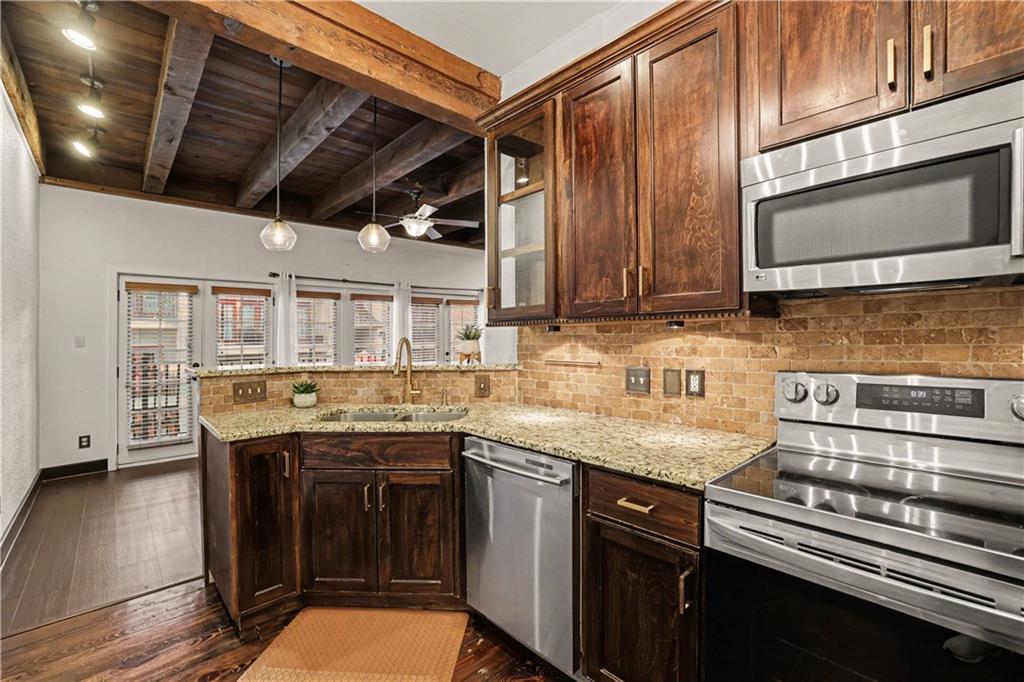 1111 46th Street W 22