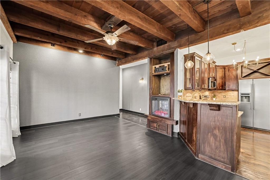 1111 46th Street W 22