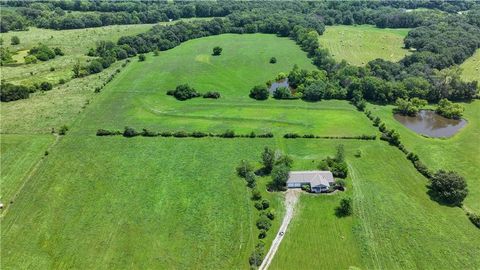 5775 SE W Highway, Lathrop, MO 64465 - #: 2565308