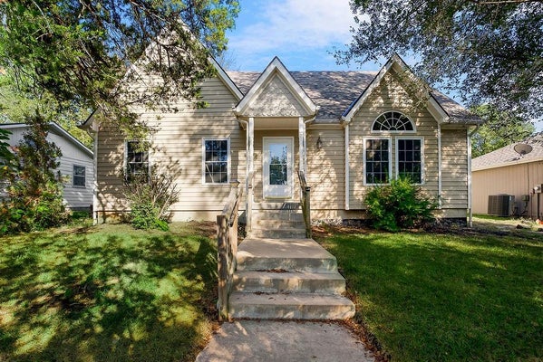 5 N PAOLA ST, PAOLA, KS 66071 - Image c00ed88100bb2c54ebae0cec6d85153e/3520454217