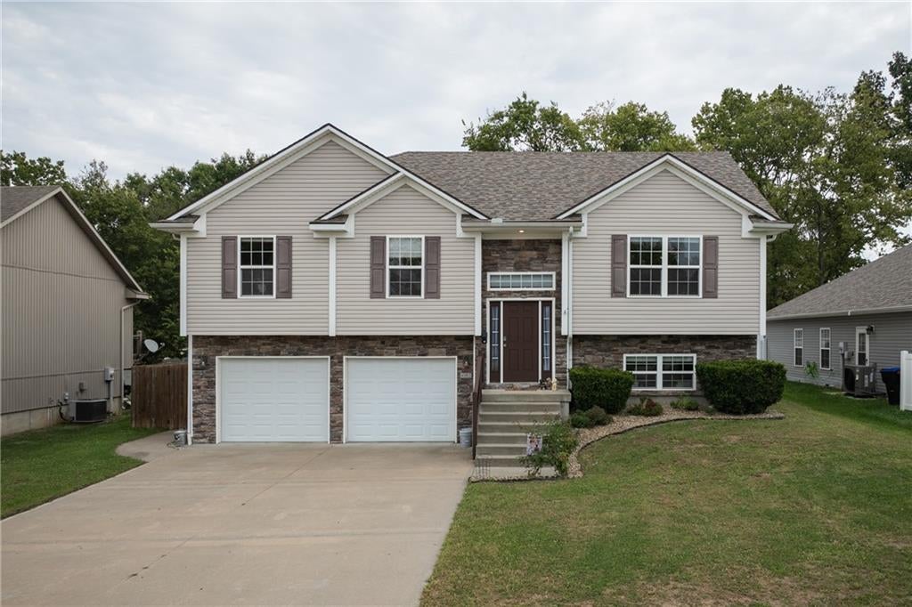 605 Oakmont Drive