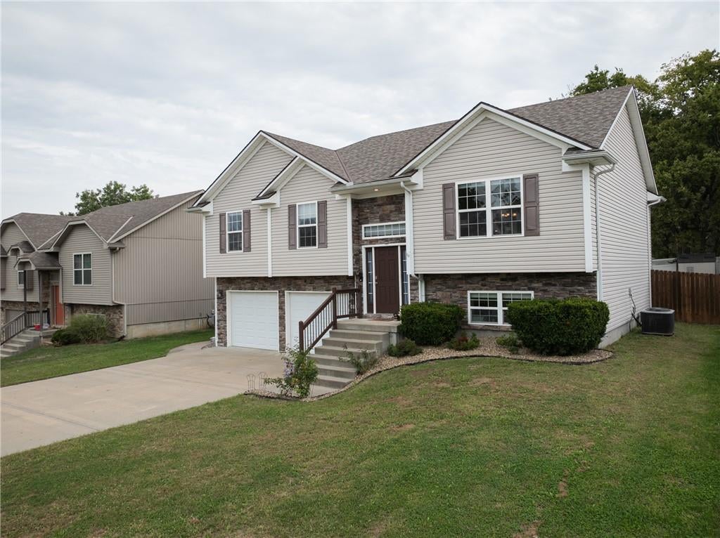 605 Oakmont Drive