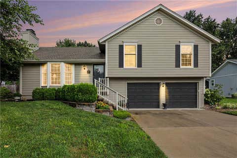 Photo of 10011 N Highland Terrace, Kansas City, MO 64155 (MLS # 2637497)