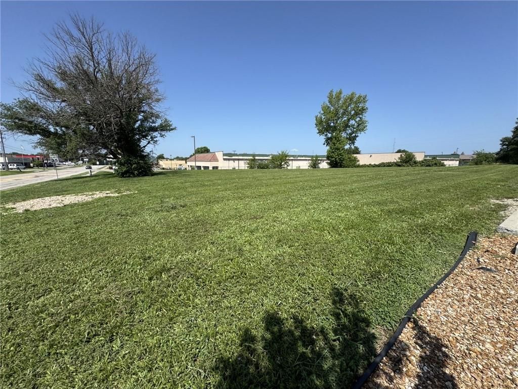 Photo of 623 E Young Avenue, Warrensburg, MO 64093 (MLS # 2632484)