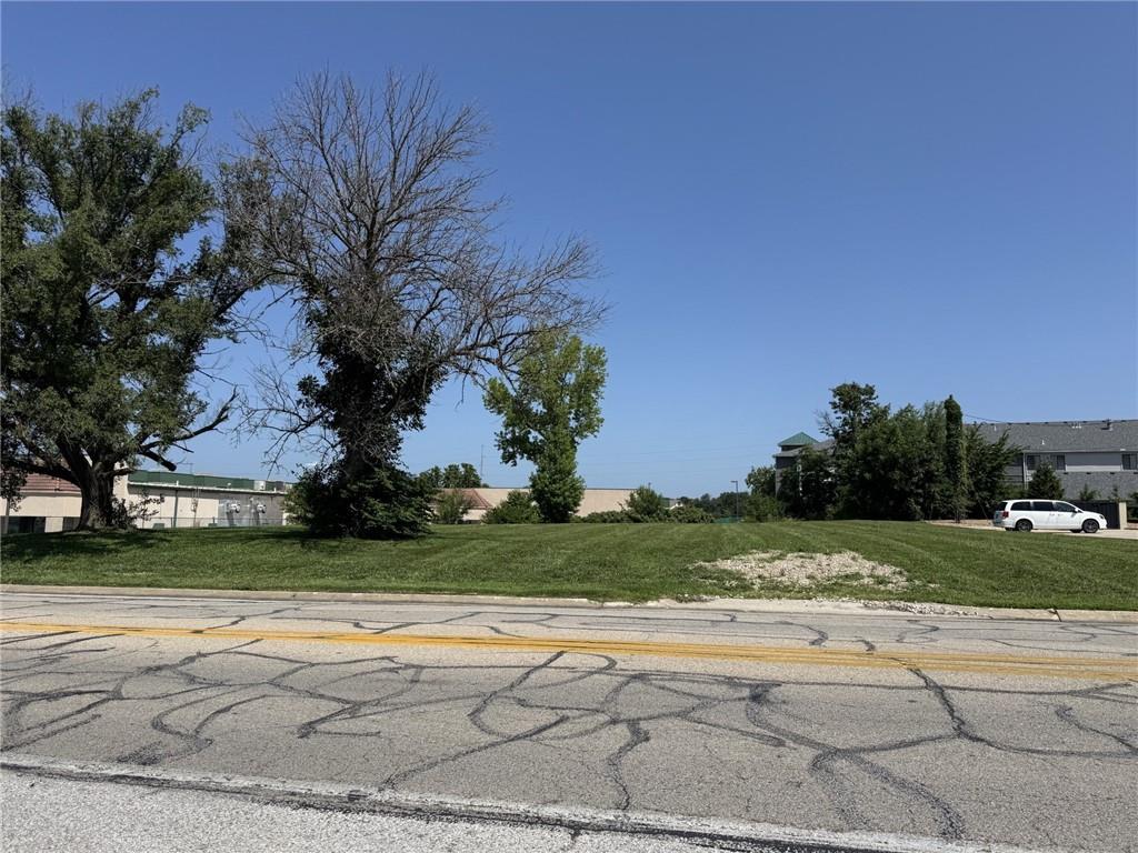 Photo of 623 E Young Avenue, Warrensburg, MO 64093 (MLS # 2632484)