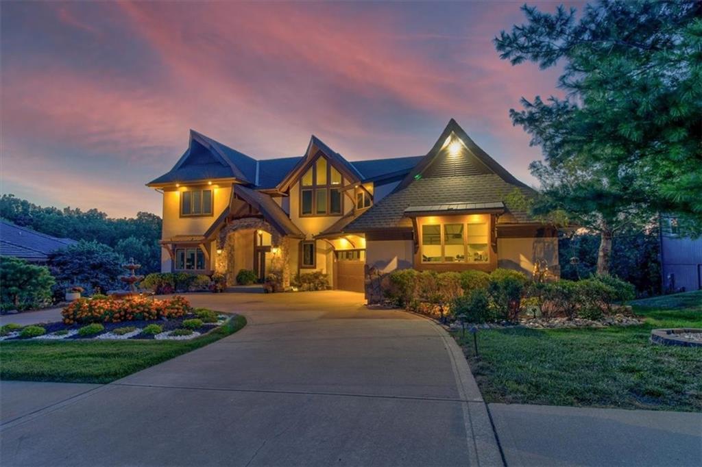 4416 NE Shadow Valley Circle