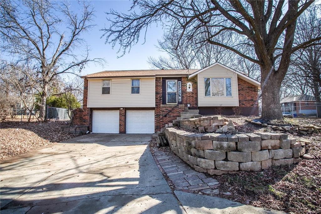925 NW Canterbury Court
