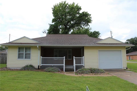Photo of 1103 Signor Street, Humboldt, KS 66748 (MLS # 2631847)