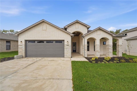 Photo of 18390 W 195th Street, Spring Hill, KS 66083 (MLS # 2647649)