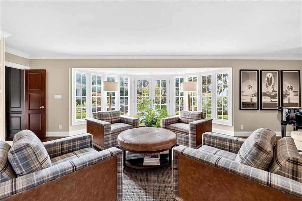 1055 W 54th Street