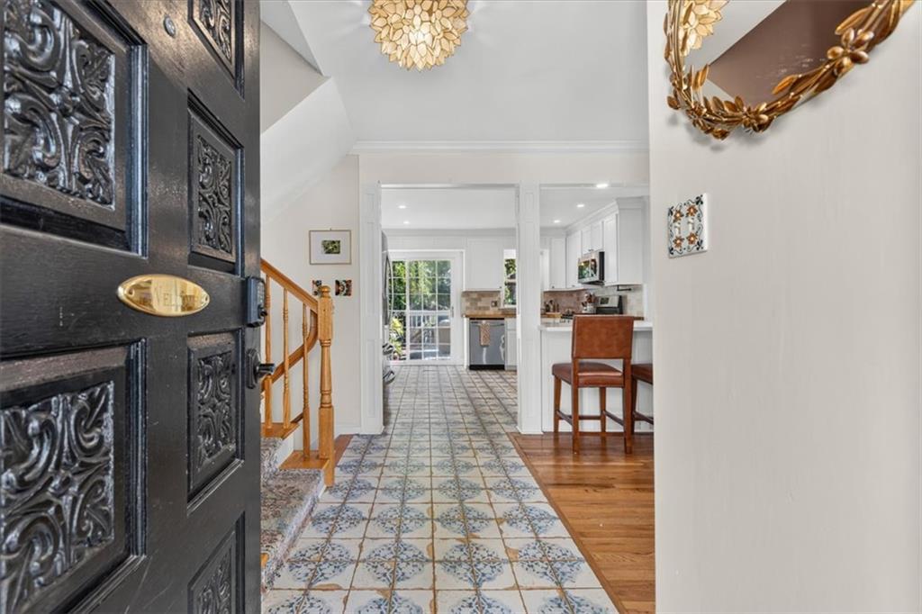 611 W Santa Fe Trail
