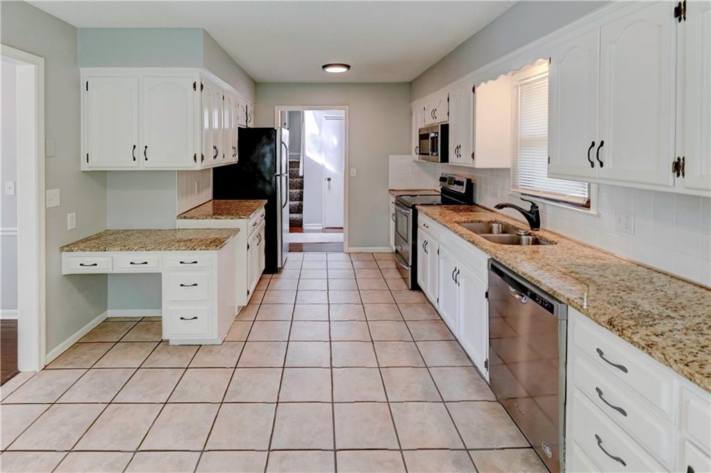 Blue Springs, Missouri 64015, United States, 4 Bedrooms Bedrooms, ,3 BathroomsBathrooms,Residential,Active,131463