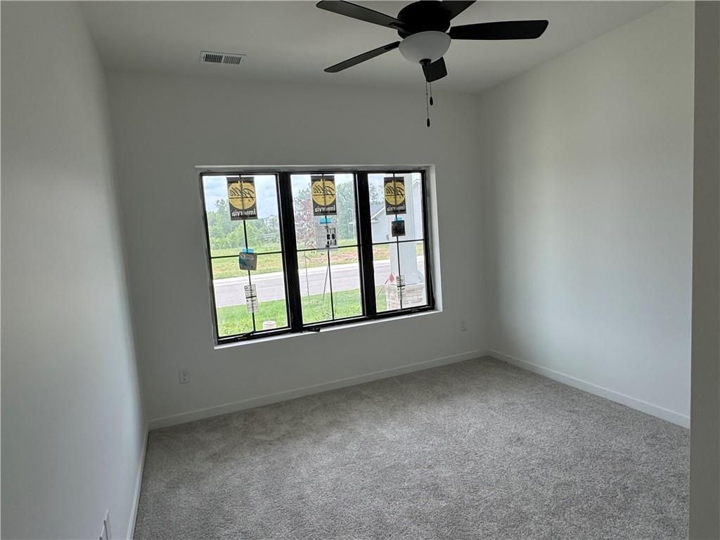 Photo of 1841 Vintage Lane, Liberty, MO 64068 (MLS # 2557056)