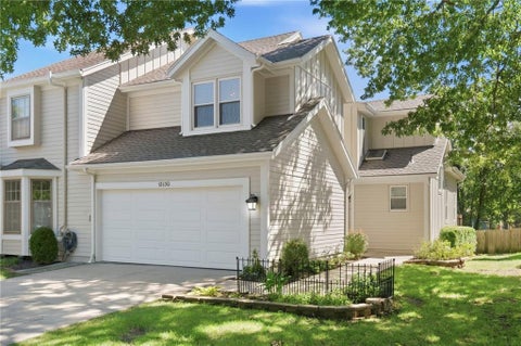 Photo of 12130 England Street, Overland Park, KS 66213 (MLS # 2640536)