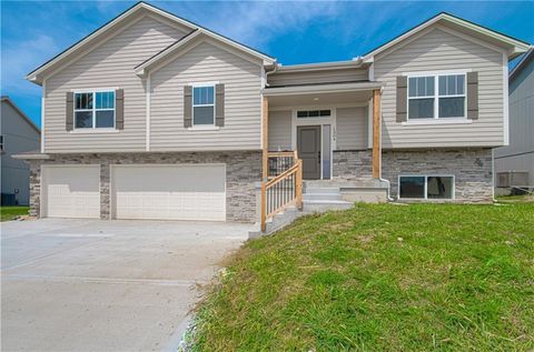 1304 Holland Court, Independence, MO 64056 - #: 2563521