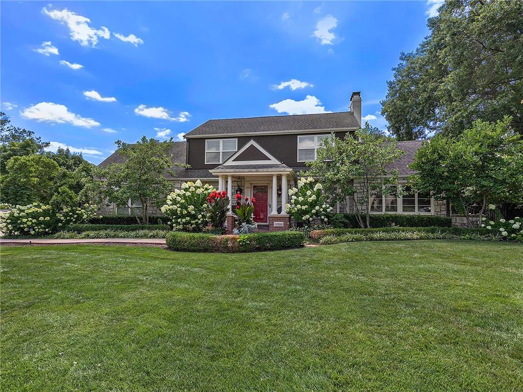 821 W 54th Terrace