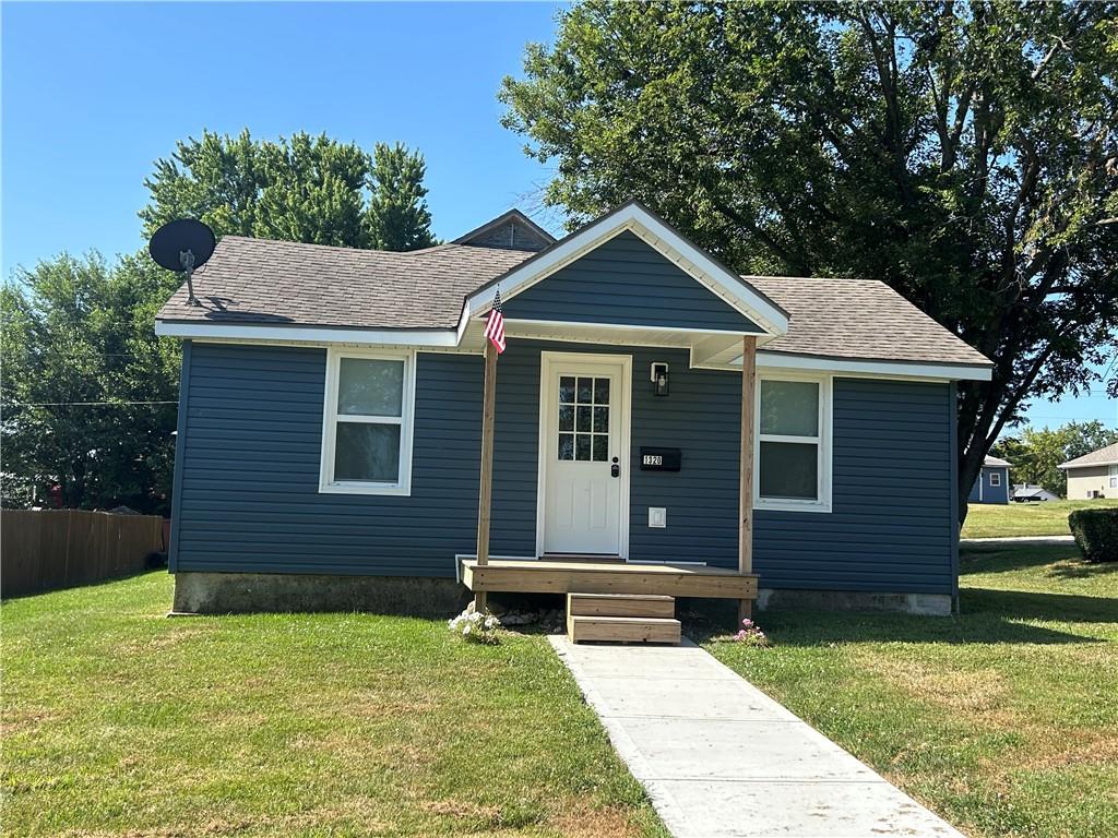 Photo 1 of 19 — 1320 E 3rd Street, Maryville, MO 64468