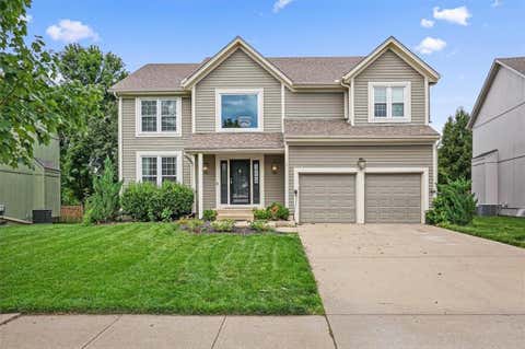 Photo of 12434 Slater St Street, Overland Park, KS 66213 (MLS # 2632553)