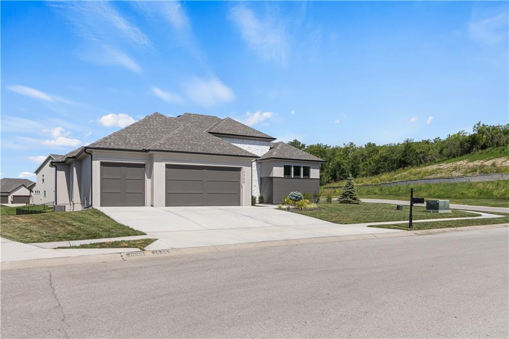 13305 Golden Oak Court