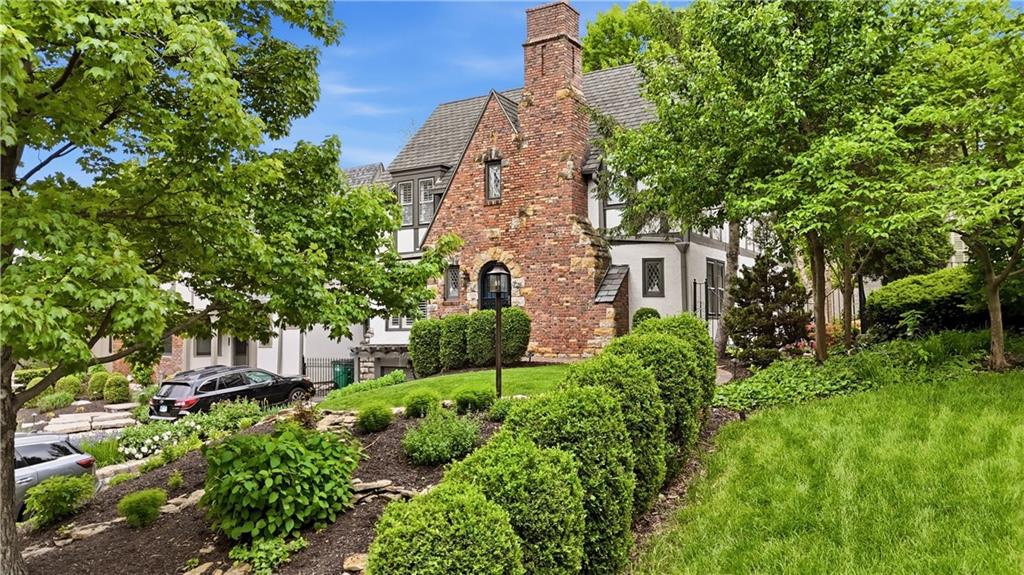 2109 W 50th Street