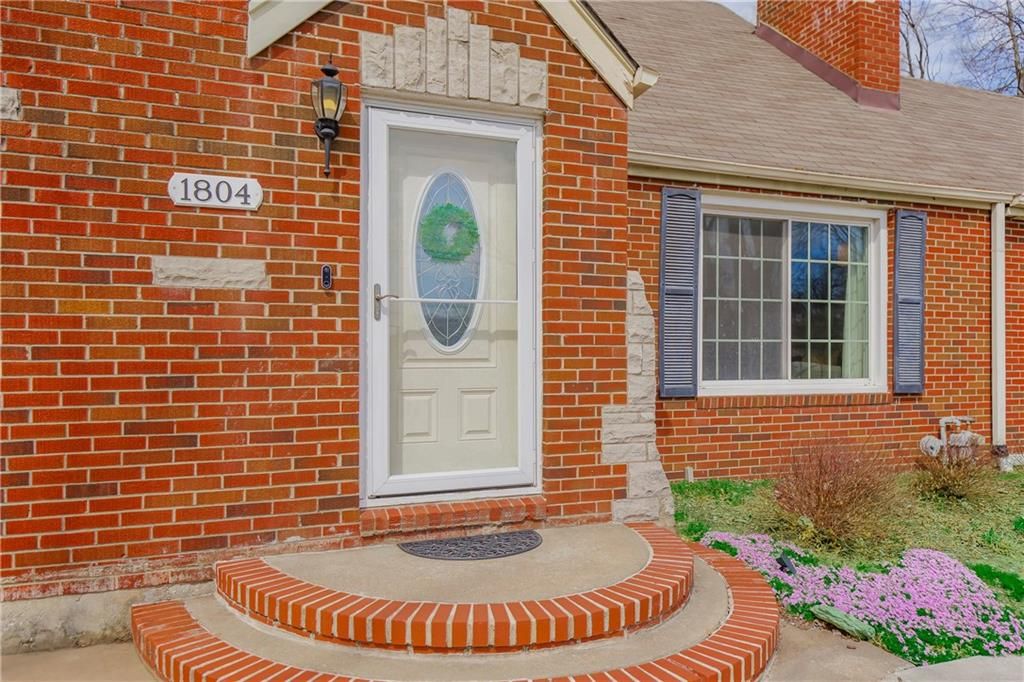 Photo of 1804 W Liberty Drive, Liberty, MO 64068 (MLS # 2608970)