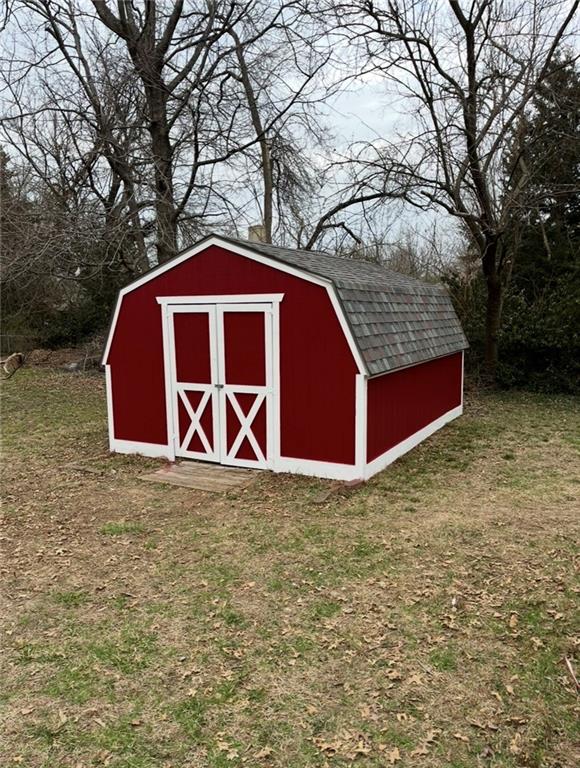 1804 W Liberty Drive