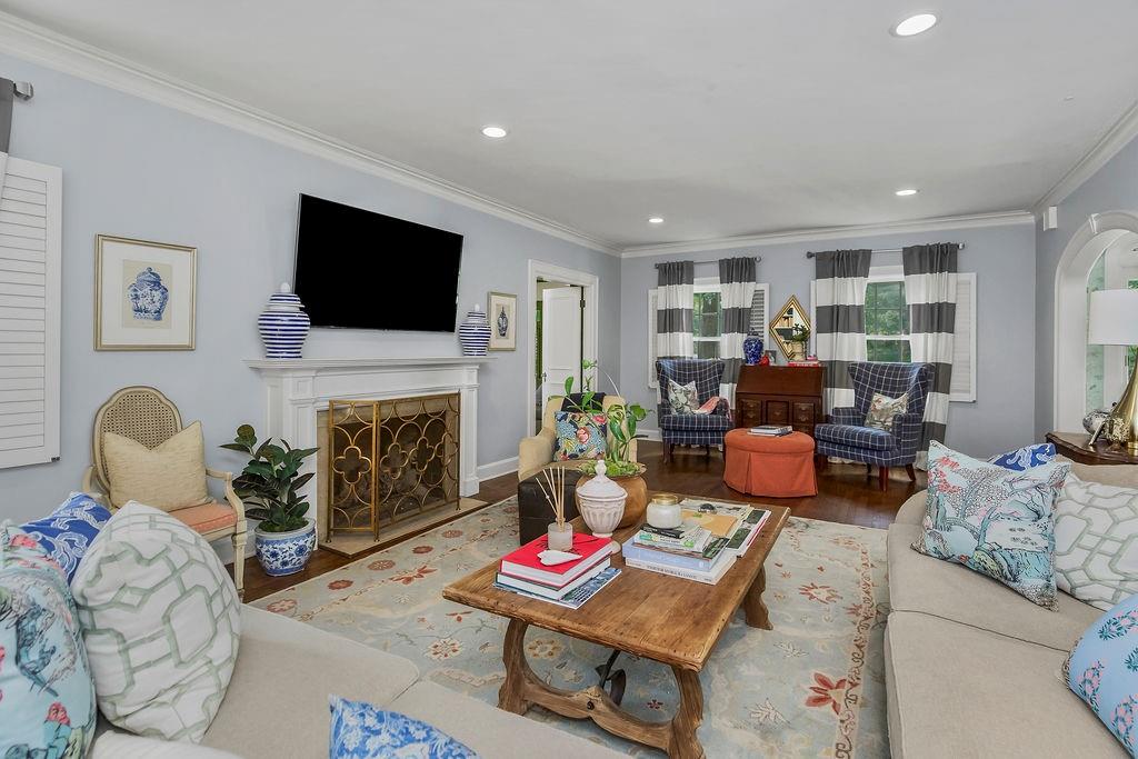 6141 Mission Drive