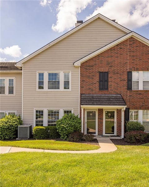 Photo of 11603 Tomahawk Creek Parkway #G, Leawood, KS 66211 (MLS # 2629818)