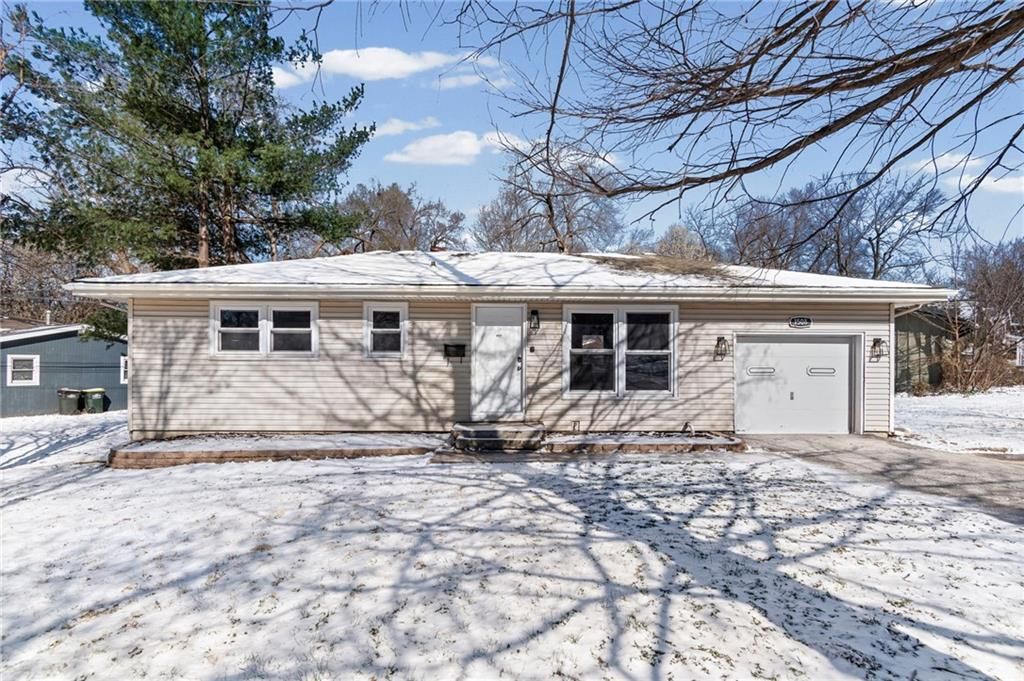 Photo of 1508 NE Shady Lane Drive, Gladstone, MO 64118 (MLS # 2607669)