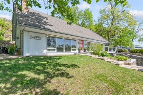 Photo of 128 W Lakeshore Drive, Lake Quivira, KS 66217 (MLS # 2616111)