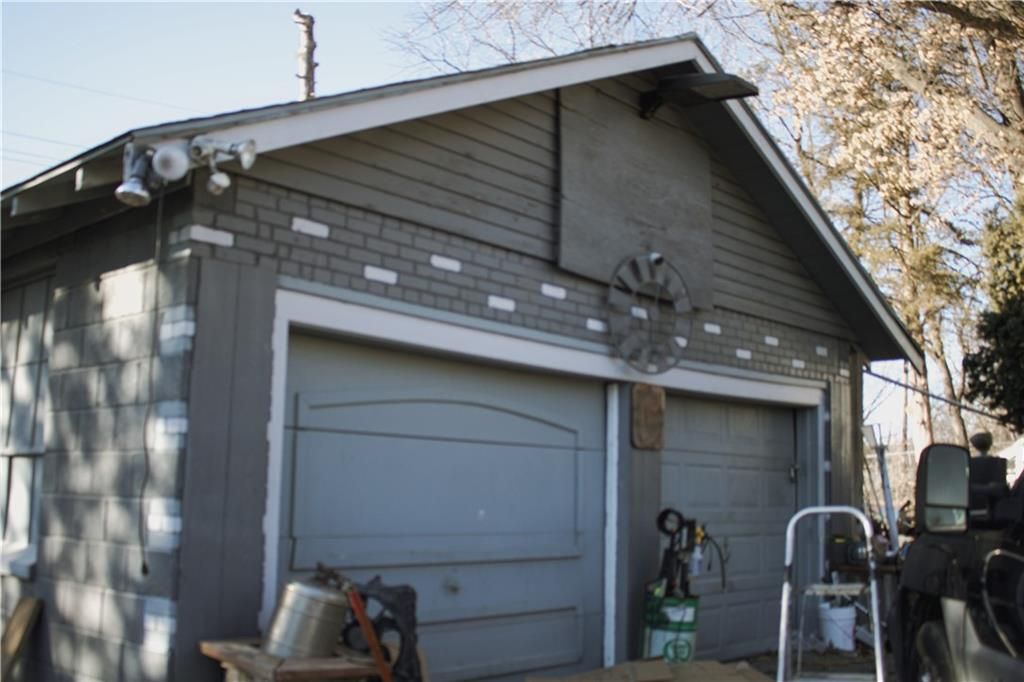 Photo of 710 S 72nd Street, Kansas City, KS 66111 (MLS # 2598571)