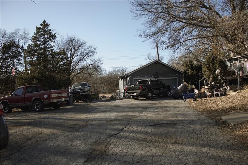 Photo of 710 S 72nd Street, Kansas City, KS 66111 (MLS # 2598571)