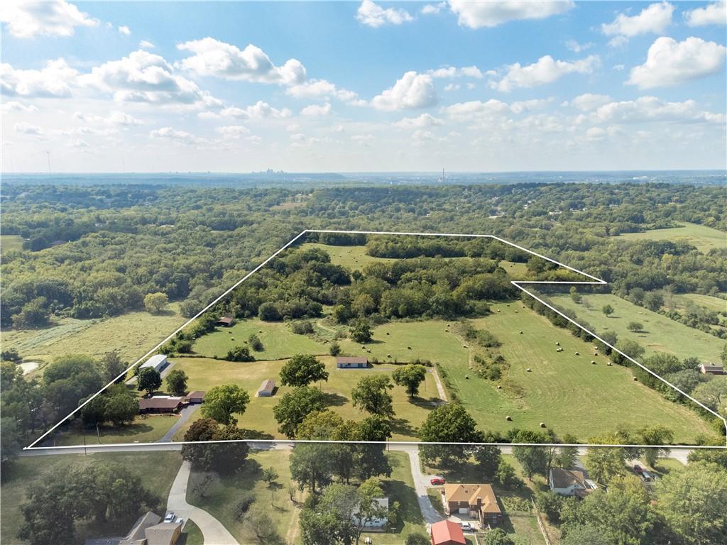 822 Dickinson Road